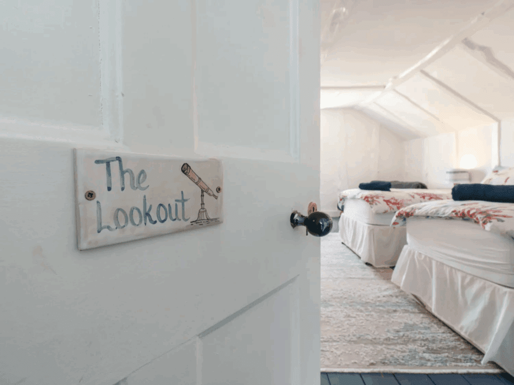 Top Floor Twin bed ensuite