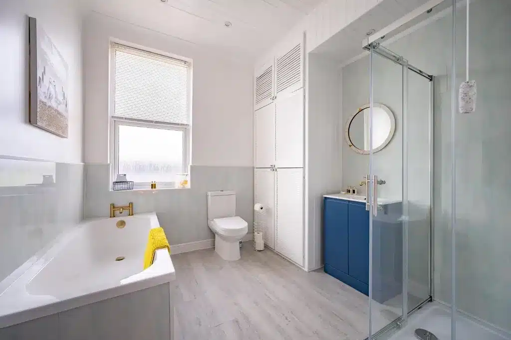 Main family bathroom